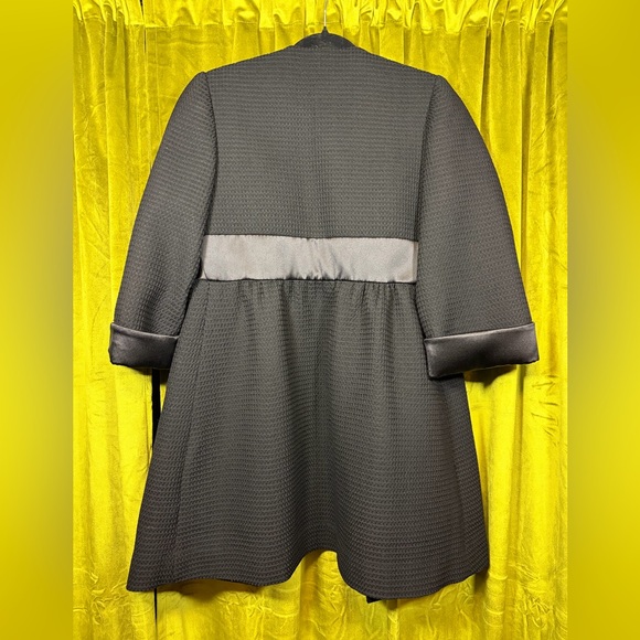 RARE Incredible Vintage Neil Bieff Black collarless Black satin textured coat - Picture 3 of 11